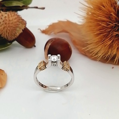Classic style ring
